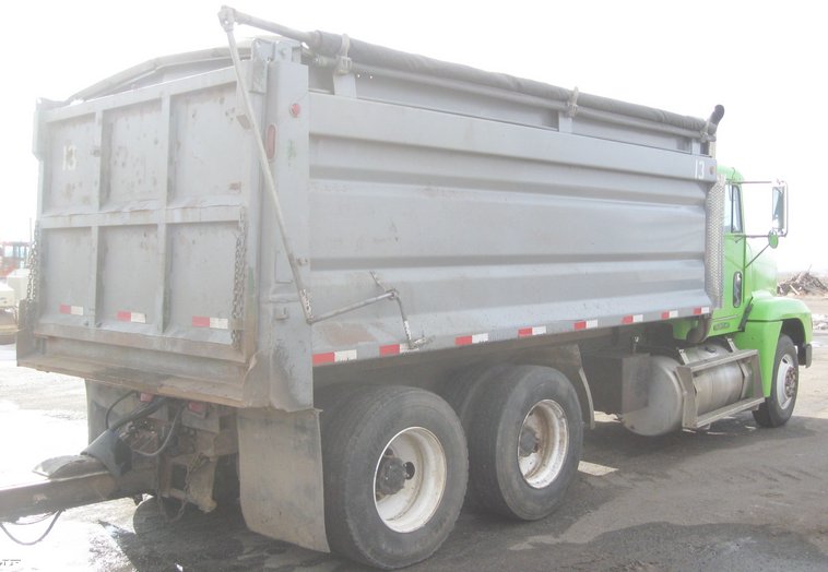 image for item 6632 1994 Freightliner dump truck