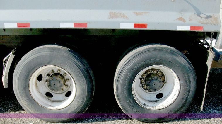 image for item 6632 1994 Freightliner dump truck