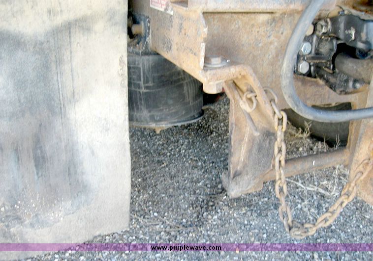 image for item 6632 1994 Freightliner dump truck