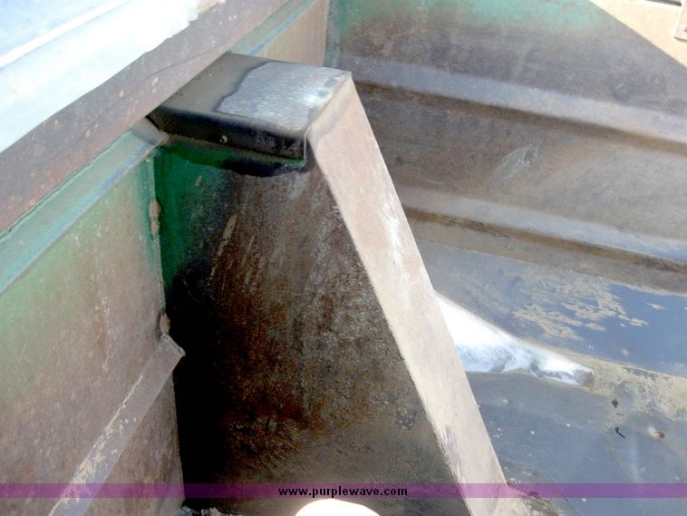 image for item 6632 1994 Freightliner dump truck