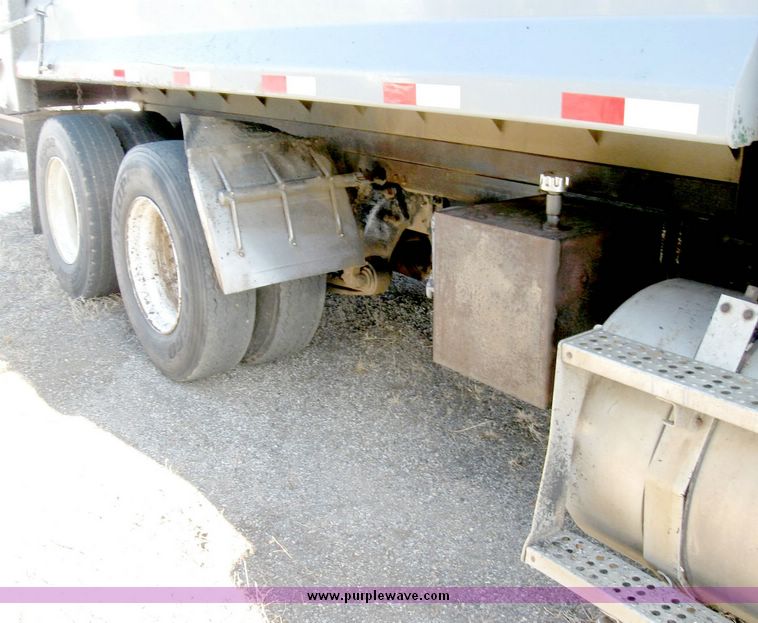 image for item 6632 1994 Freightliner dump truck