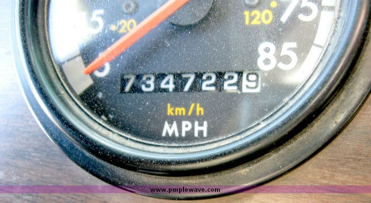 image for item 6632 1994 Freightliner dump truck