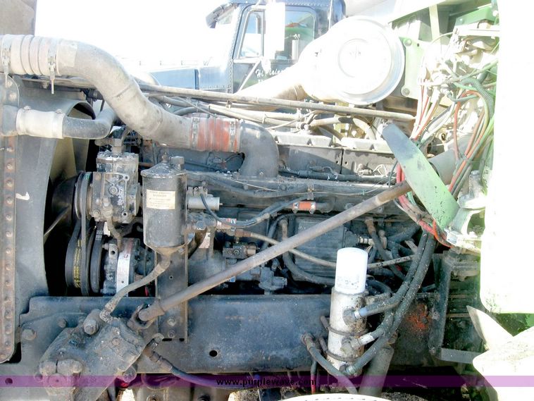 image for item 6632 1994 Freightliner dump truck