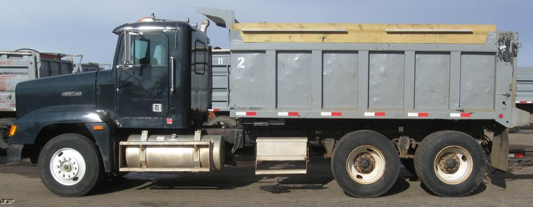 image for item 6633 1990 Freightliner dump truck