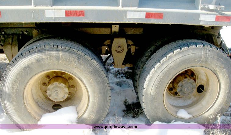 image for item 6633 1990 Freightliner dump truck