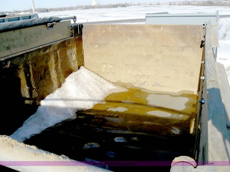 image for item 6633 1990 Freightliner dump truck