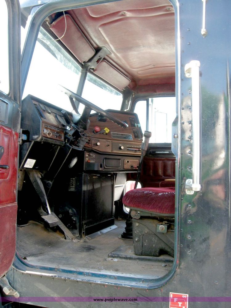 image for item 6633 1990 Freightliner dump truck