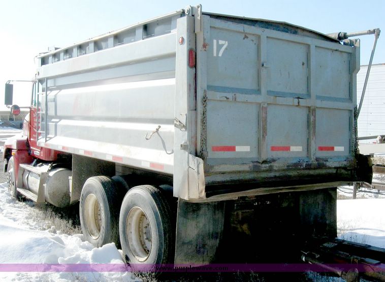 image for item 6634 1994 Freightliner dump truck