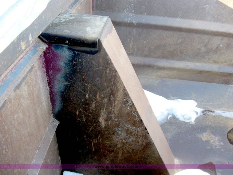 image for item 6634 1994 Freightliner dump truck