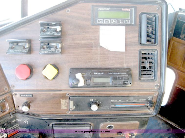 image for item 6634 1994 Freightliner dump truck