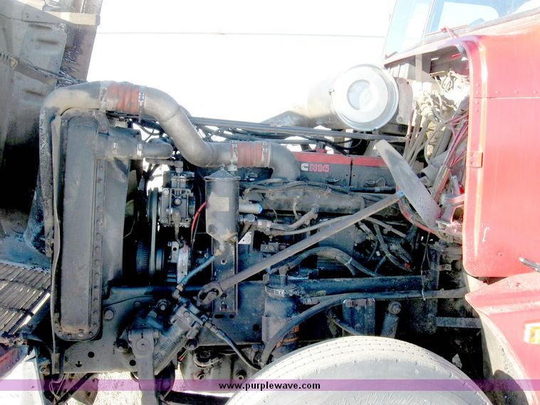 image for item 6634 1994 Freightliner dump truck