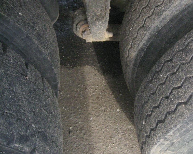 image for item 6800 1994 Freightliner Conventional FLD120 dump truck