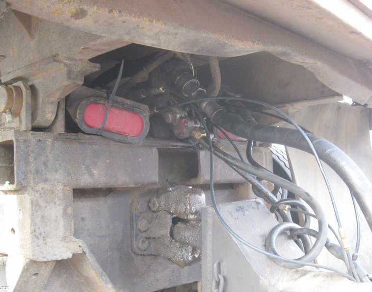 image for item 6800 1994 Freightliner Conventional FLD120 dump truck