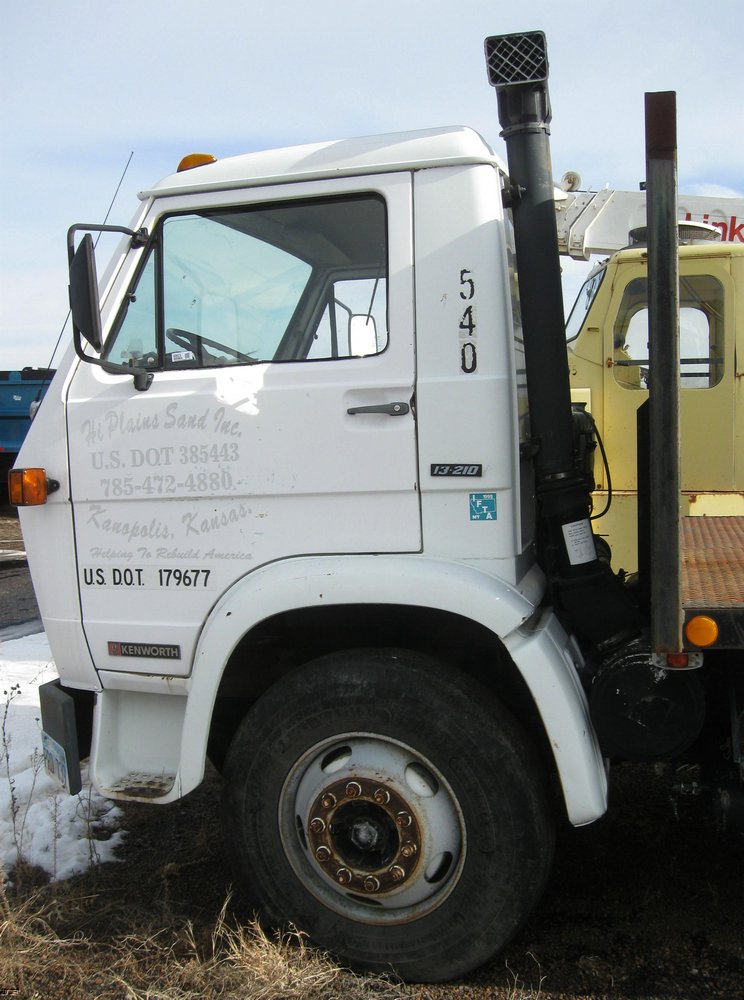 image for item 6803 1988 Kenworth flat bed truck