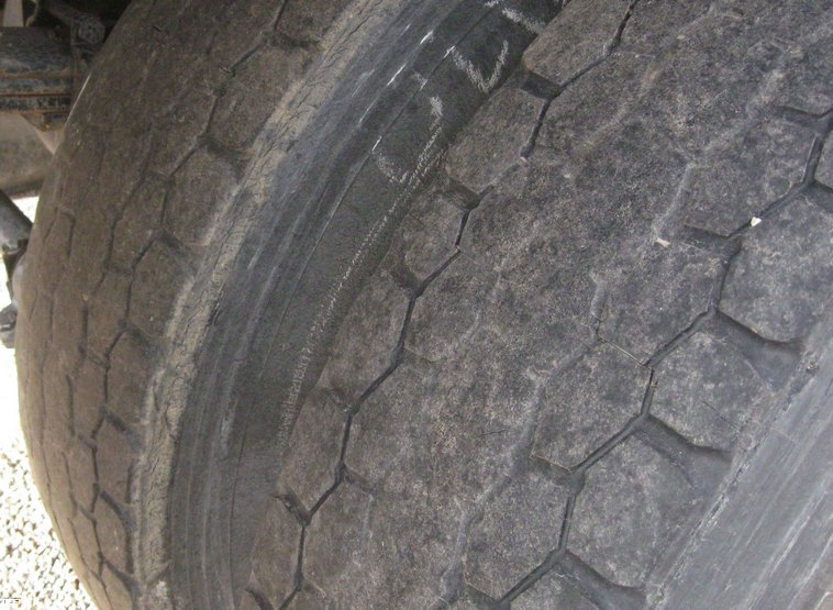 image for item 6803 1988 Kenworth flat bed truck