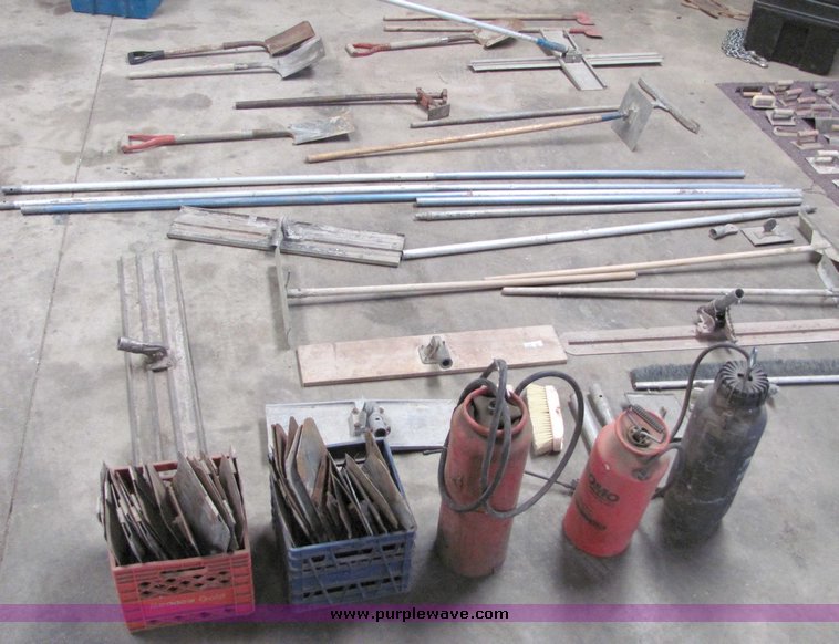 image for item 7034 Assorted concrete tools