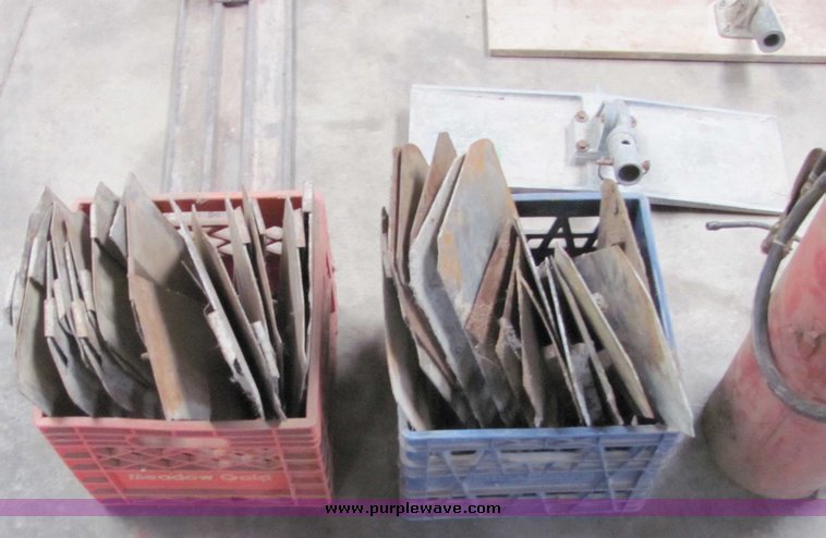 image for item 7034 Assorted concrete tools
