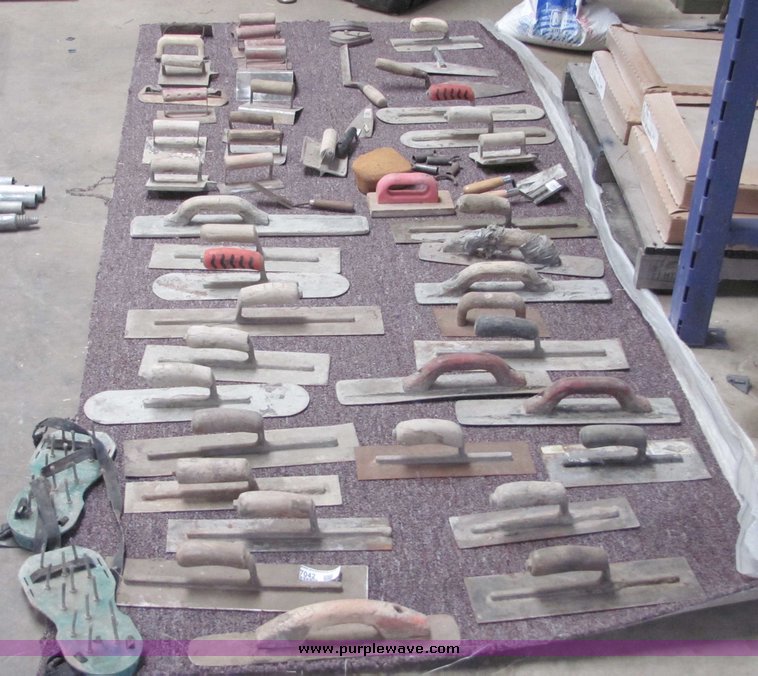 image for item 7042 Approximately 43 concrete hand tools