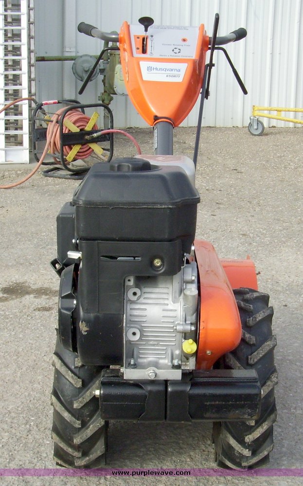 image for item 8066 2009 Husqvarna 650RTT 17" forward drive, reverse tine tiller