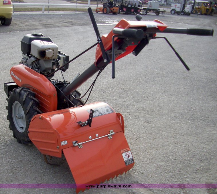 image for item 8066 2009 Husqvarna 650RTT 17" forward drive, reverse tine tiller