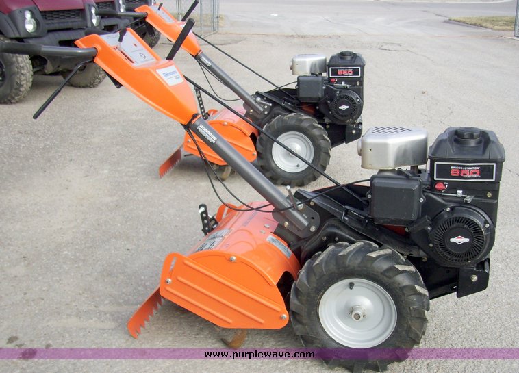 image for item 8066 2009 Husqvarna 650RTT 17" forward drive, reverse tine tiller