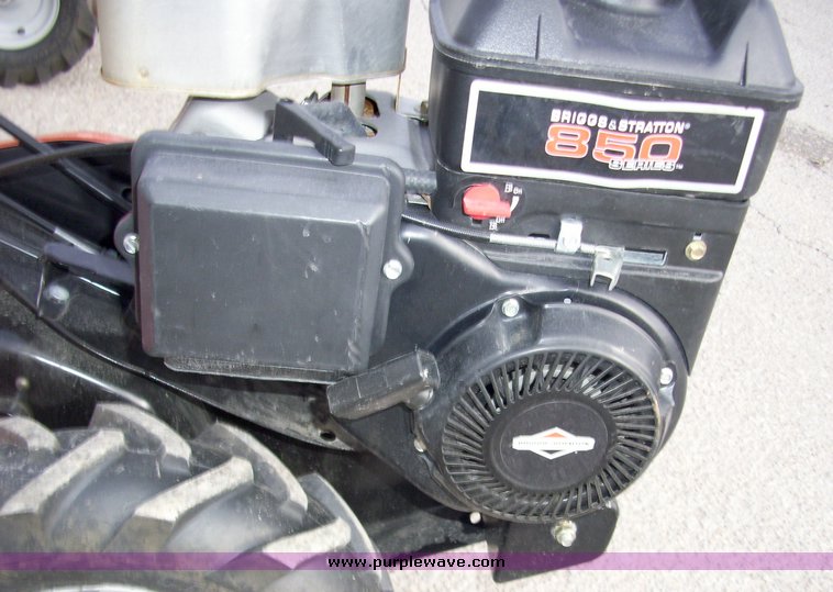 image for item 8066 2009 Husqvarna 650RTT 17" forward drive, reverse tine tiller