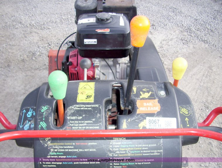 image for item 8067 2000 Ditch Witch 1230 trencher