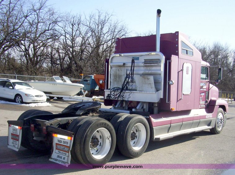 image for item 8068 1994 Freightliner Conventional FLD120 semi truck