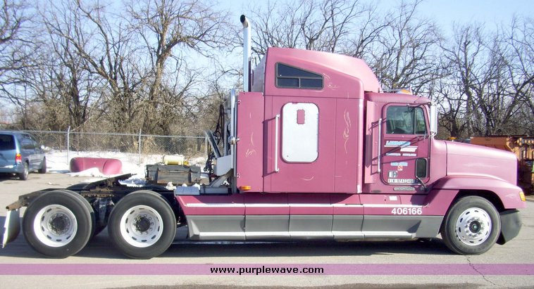 image for item 8068 1994 Freightliner Conventional FLD120 semi truck