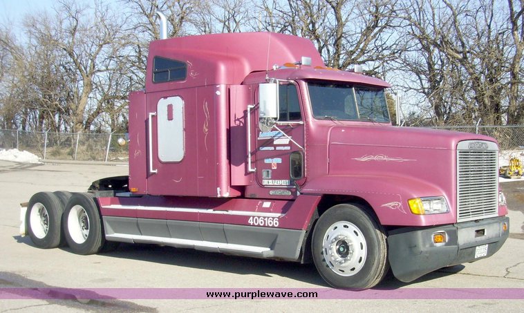 image for item 8068 1994 Freightliner Conventional FLD120 semi truck