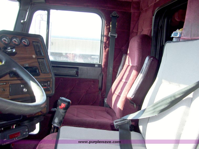 image for item 8068 1994 Freightliner Conventional FLD120 semi truck