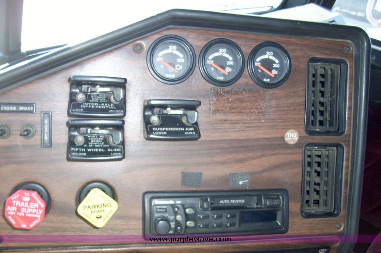 image for item 8068 1994 Freightliner Conventional FLD120 semi truck