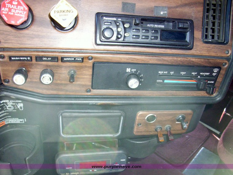 image for item 8068 1994 Freightliner Conventional FLD120 semi truck