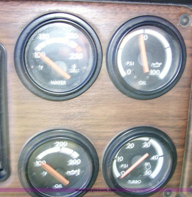 image for item 8068 1994 Freightliner Conventional FLD120 semi truck