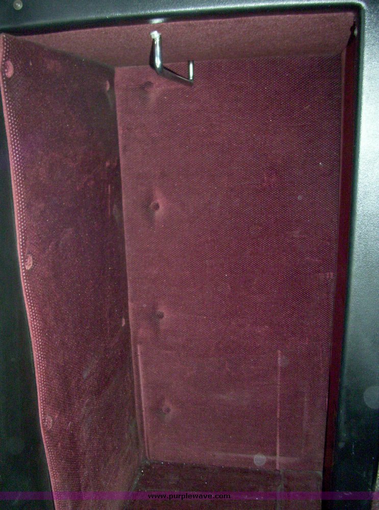 image for item 8068 1994 Freightliner Conventional FLD120 semi truck