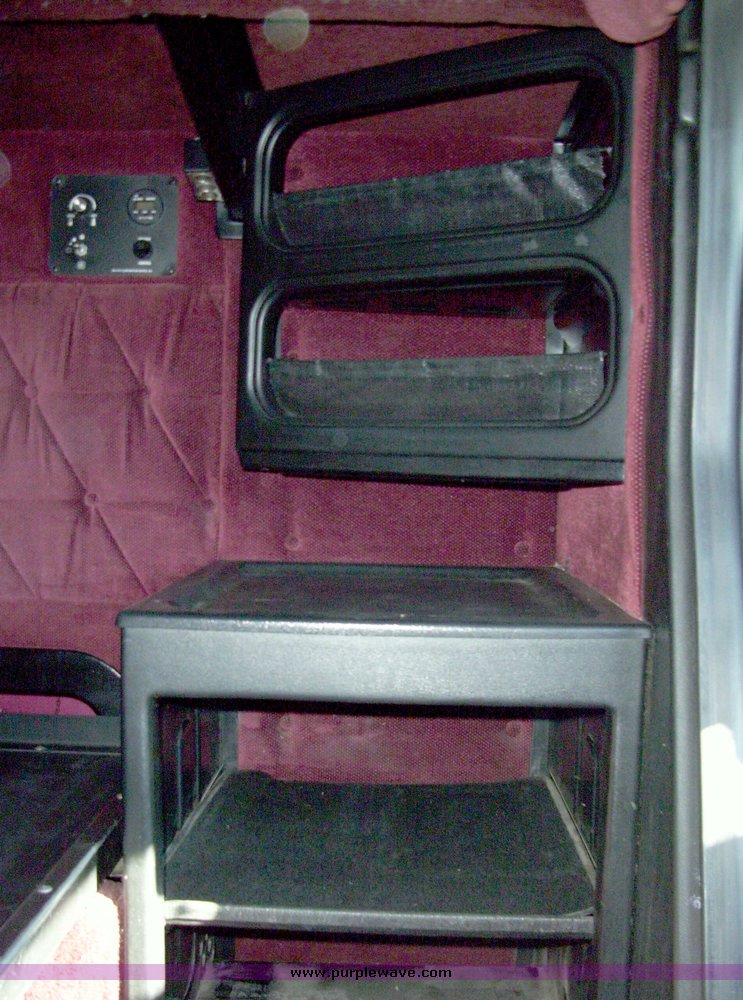 image for item 8068 1994 Freightliner Conventional FLD120 semi truck