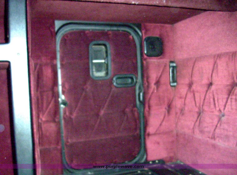 image for item 8068 1994 Freightliner Conventional FLD120 semi truck