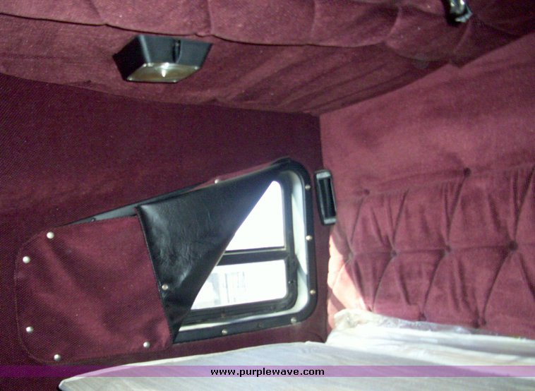 image for item 8068 1994 Freightliner Conventional FLD120 semi truck