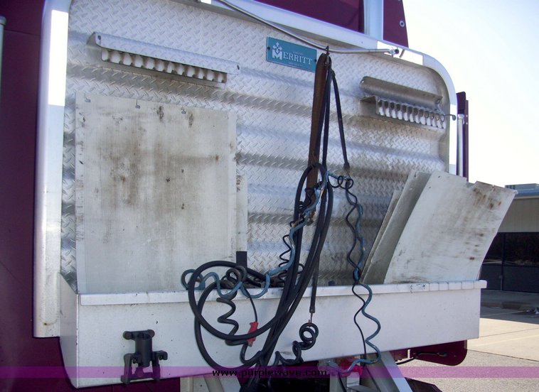 image for item 8068 1994 Freightliner Conventional FLD120 semi truck