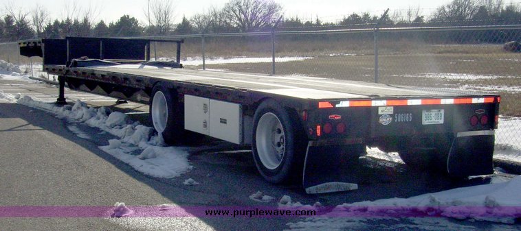 image for item 8069 1998 Utility 48' step deck tandem axle trailer
