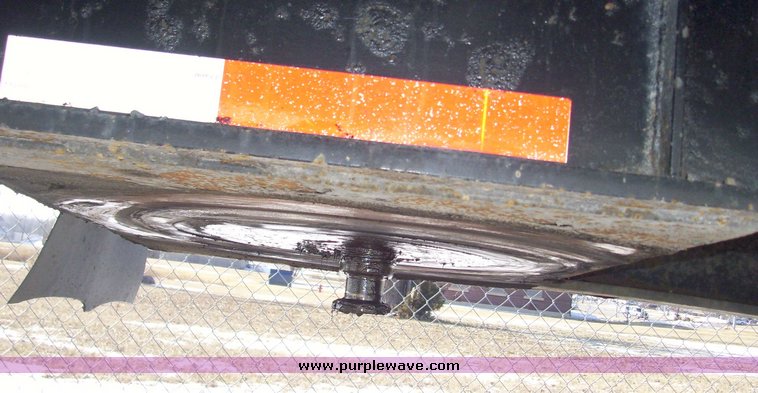 image for item 8069 1998 Utility 48' step deck tandem axle trailer