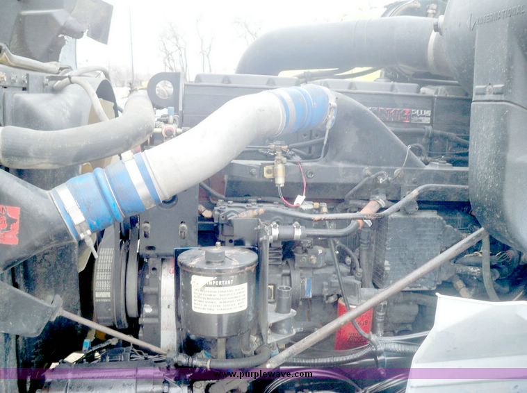 image for item 8072 1998 International 9400