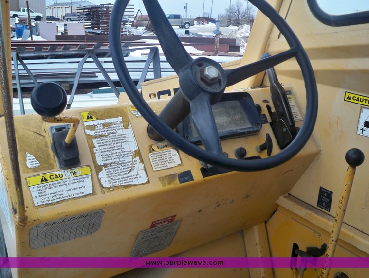 image for item 8077 Gehl Dynamite telehandler