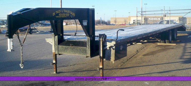 image for item 8081 2008 Progressive 40' trailer