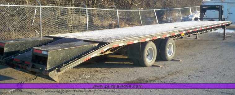 image for item 8081 2008 Progressive 40' trailer