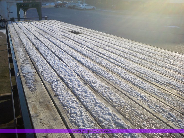 image for item 8081 2008 Progressive 40' trailer