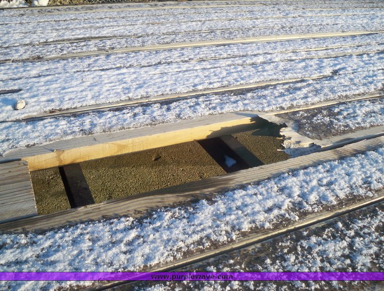 image for item 8081 2008 Progressive 40' trailer