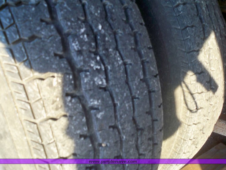 image for item 8081 2008 Progressive 40' trailer