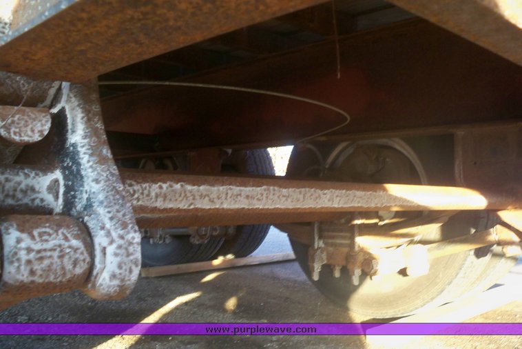 image for item 8081 2008 Progressive 40' trailer