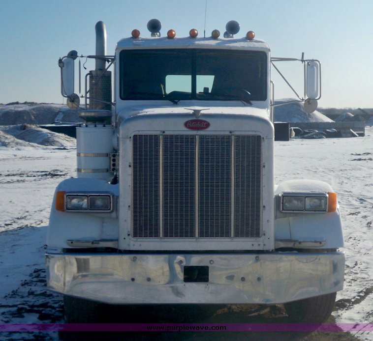 image for item 9000 1987 Peterbilt Conventional 357 truck